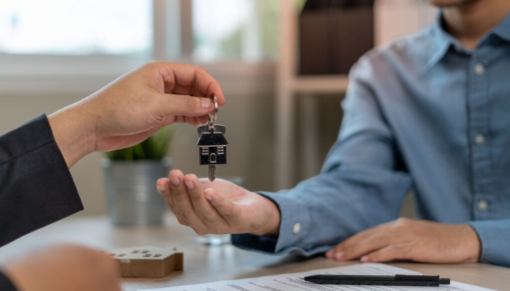 Mortgage Rates Drop to Lowest in 11 Months: Buyer Applications Surge
